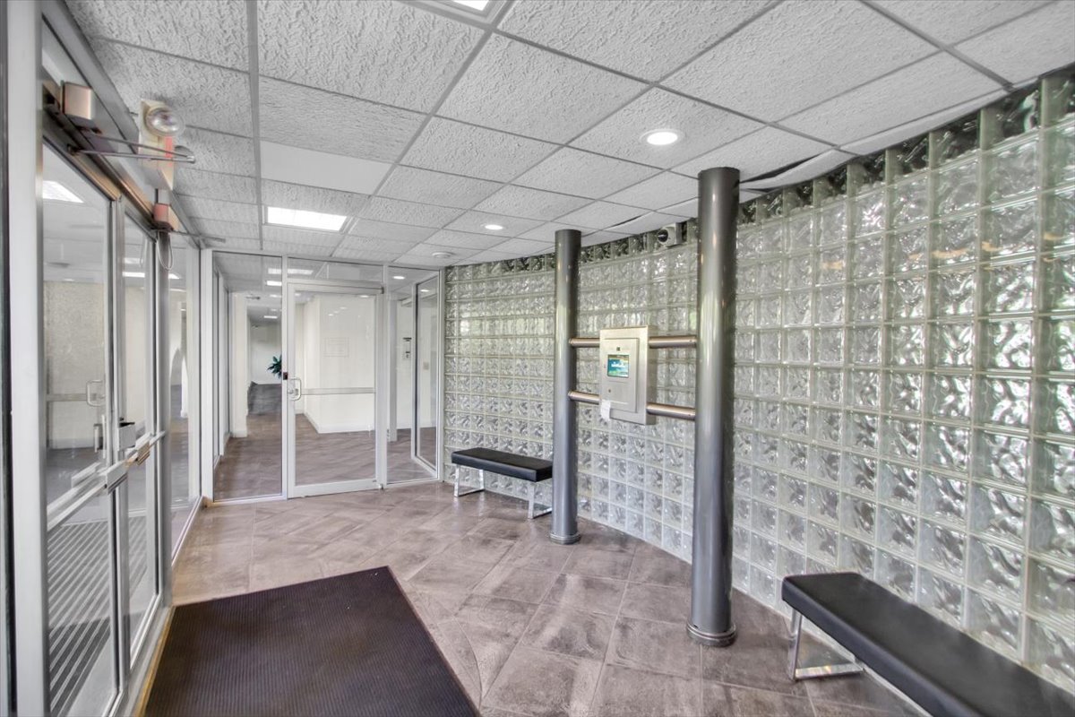1301 N Western Avenue 134