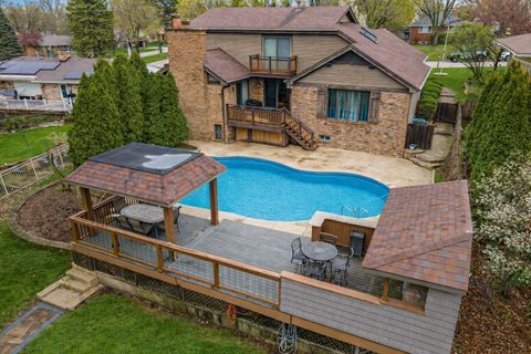 Tiny photo for 305 N Dale Avenue, McHenry, IL 60050 (MLS # 12537529)