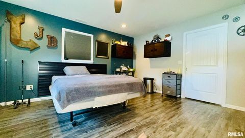 Tiny photo for 103 N GRAND Street, West Frankfort, IL 62896 (MLS # EB459780)