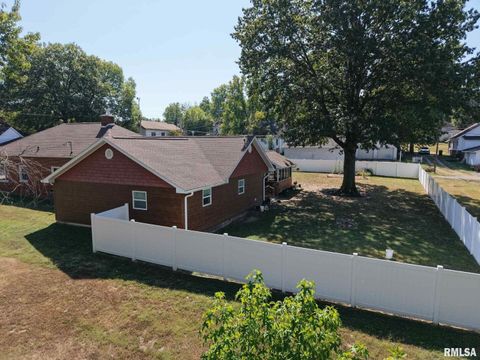 Tiny photo for 103 N GRAND Street, West Frankfort, IL 62896 (MLS # EB459780)