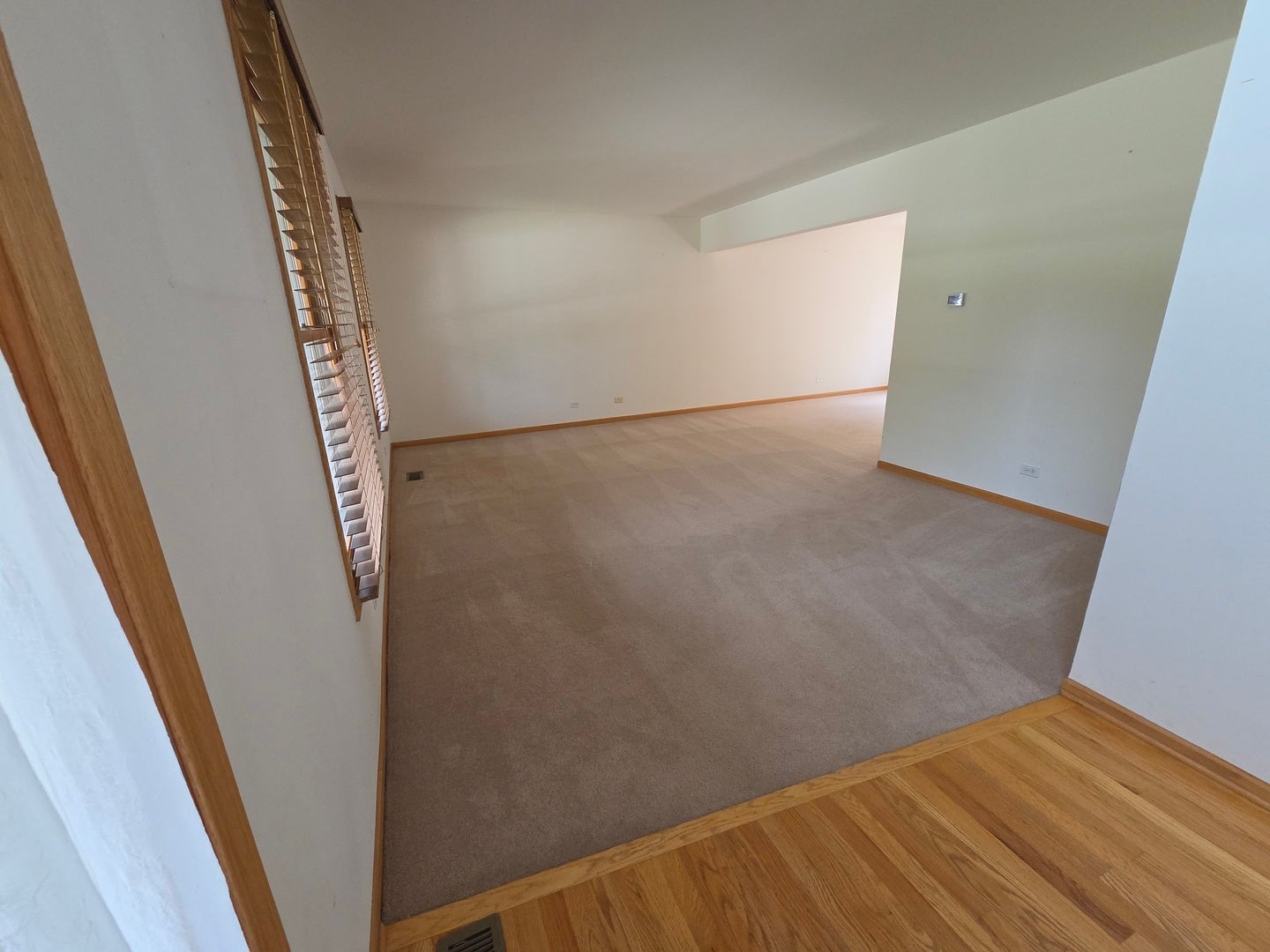 2103 E Seminole Lane