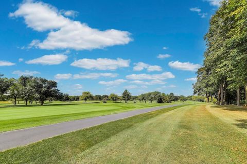 Tiny photo for 3706 Royal Fox Drive, St. Charles, IL 60174 (MLS # 12491792)