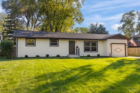 Tiny photo for 574 Cheyenne Trail, Carol Stream, IL 60188 (MLS # 12781430)