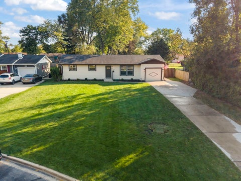 Tiny photo for 574 Cheyenne Trail, Carol Stream, IL 60188 (MLS # 12781430)