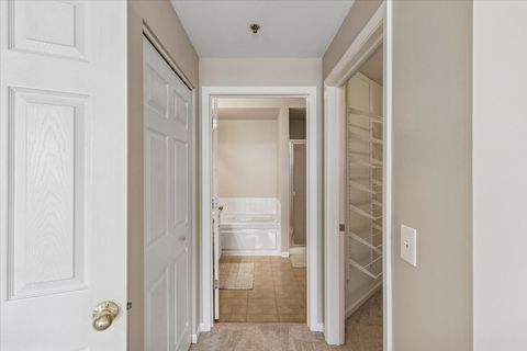 Tiny photo for 3100 Town Square Drive #308, Rolling Meadows, IL 60008 (MLS # 12552316)