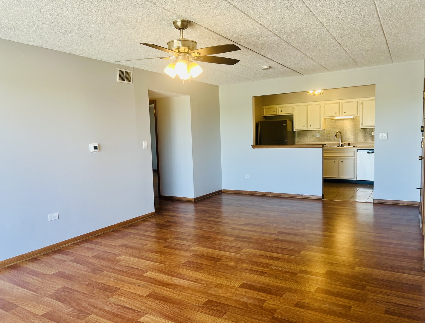 Elmwood Park, Illinois 60707, United States, 2 Bedrooms Bedrooms, ,2 BathroomsBathrooms,Residential,Active,238604