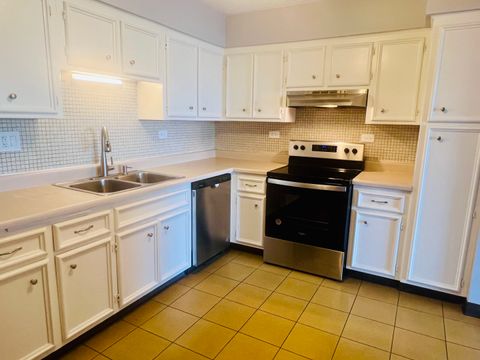 Tiny photo for 2930 N HARLEM Avenue #5D, Elmwood Park, IL 60707 (MLS # 12510683)