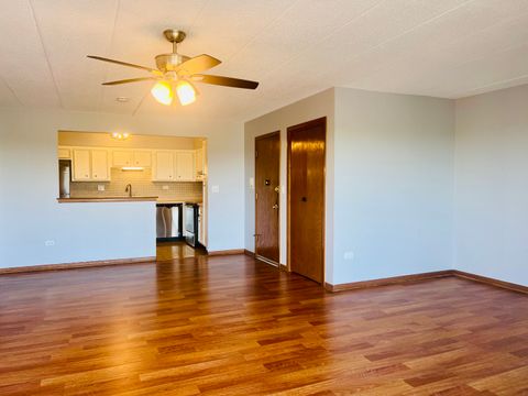 Tiny photo for 2930 N HARLEM Avenue #5D, Elmwood Park, IL 60707 (MLS # 12510683)