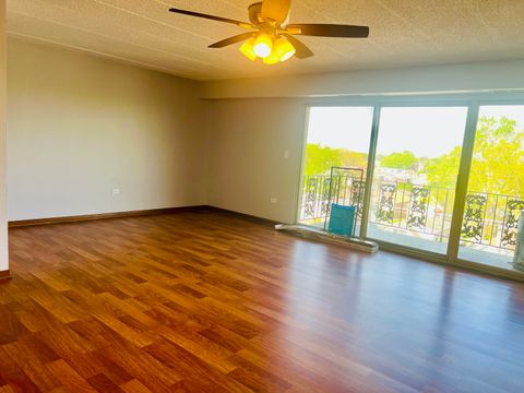 Tiny photo for 2930 N HARLEM Avenue #5D, Elmwood Park, IL 60707 (MLS # 12510683)