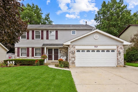 Photo of 717 S Point Drive, Schaumburg, IL 60193 (MLS # 12783999)