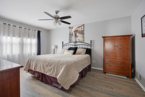 Tiny photo for 717 S Point Drive, Schaumburg, IL 60193 (MLS # 12783999)