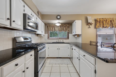 Tiny photo for 717 S Point Drive, Schaumburg, IL 60193 (MLS # 12783999)