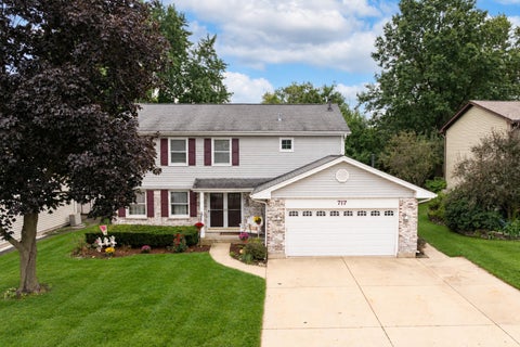 Photo of 717 S Point Drive, Schaumburg, IL 60193 (MLS # 12783999)