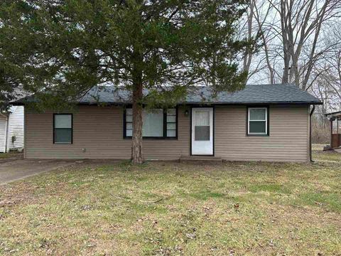 Photo of 1924 N 7th Street, Murphysboro, IL 62966 (MLS # 100000219)