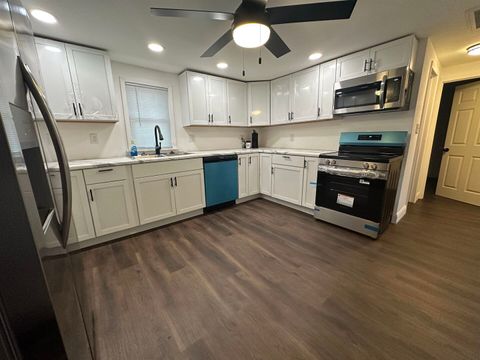 Tiny photo for 1924 N 7th Street, Murphysboro, IL 62966 (MLS # 100000219)