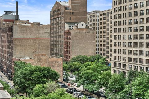 Tiny photo for 531 S Plymouth Court #602, Chicago, IL 60605 (MLS # 12399323)