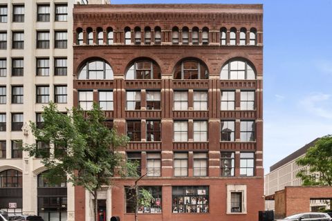 Tiny photo for 531 S Plymouth Court #602, Chicago, IL 60605 (MLS # 12399323)