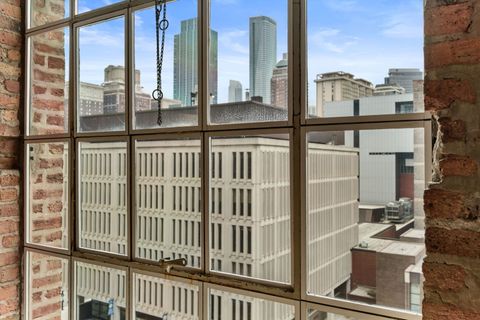 Tiny photo for 531 S Plymouth Court #602, Chicago, IL 60605 (MLS # 12399323)