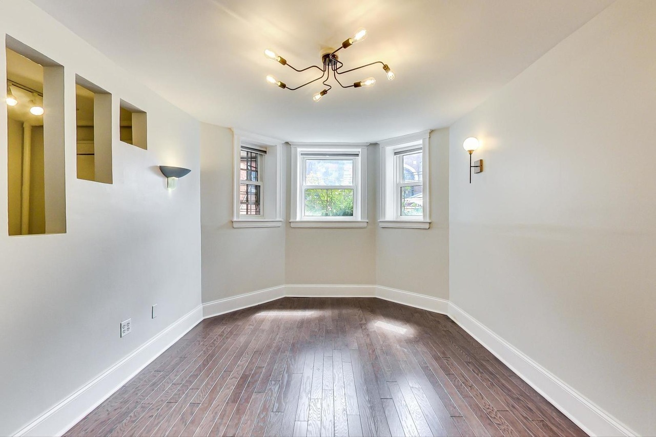 2340 W Augusta Boulevard G