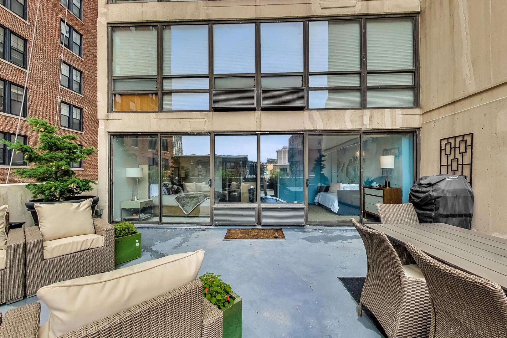 3150 N Sheridan Road 2A
