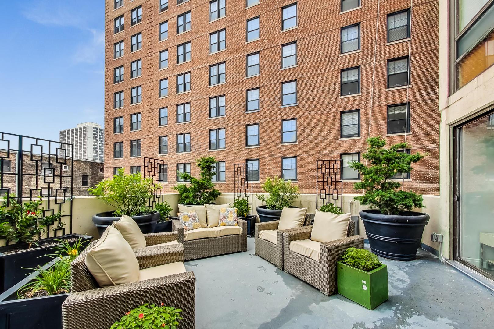 3150 N Sheridan Road 2A