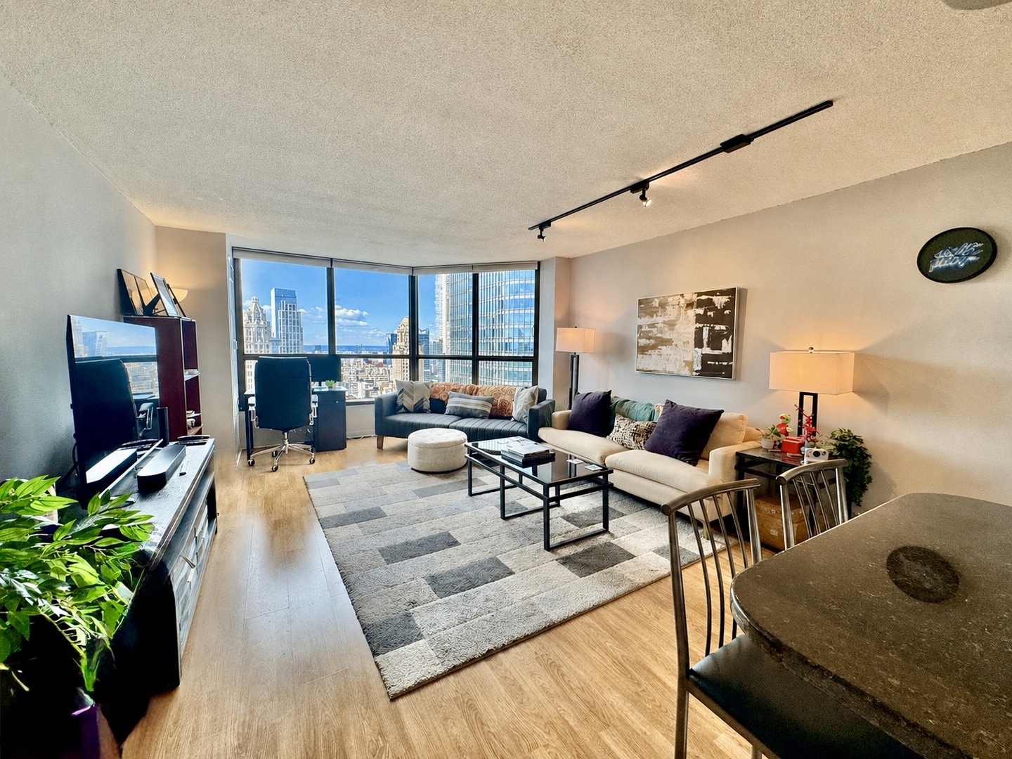 405 N Wabash Avenue 4608