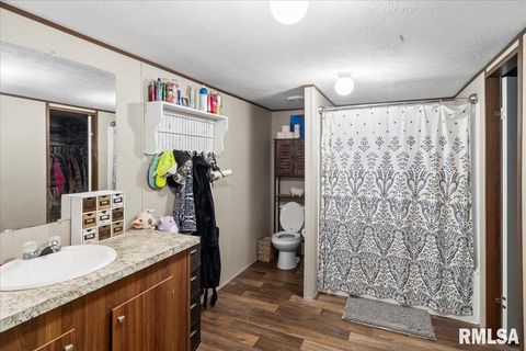 Tiny photo for 1006 S Land Street, Harrisburg, IL 62946 (MLS # EB458937)