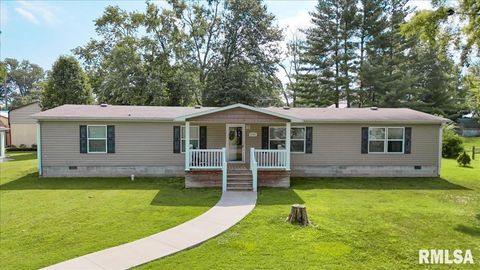 Photo of 1006 S Land Street, Harrisburg, IL 62946 (MLS # EB458937)