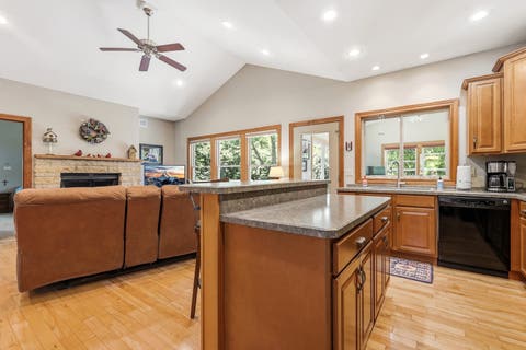 Tiny photo for 4 N Acorn Court, Galena, IL 61036 (MLS # 12700226)