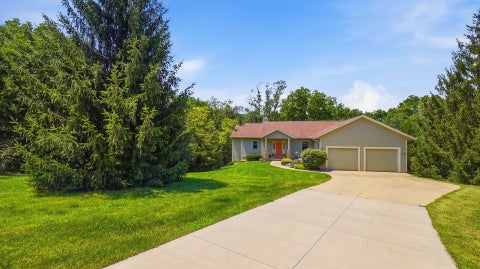 Tiny photo for 4 N Acorn Court, Galena, IL 61036 (MLS # 12700226)