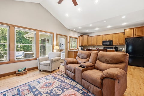 Tiny photo for 4 N Acorn Court, Galena, IL 61036 (MLS # 12700226)