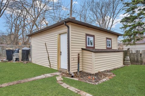 Tiny photo for 11630 S Hale Avenue, Chicago, IL 60643 (MLS # 12576365)