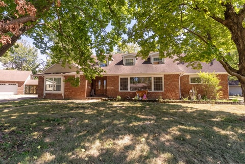 Photo of 846 Bellview Place, Herrin, IL 62948 (MLS # 12755434)