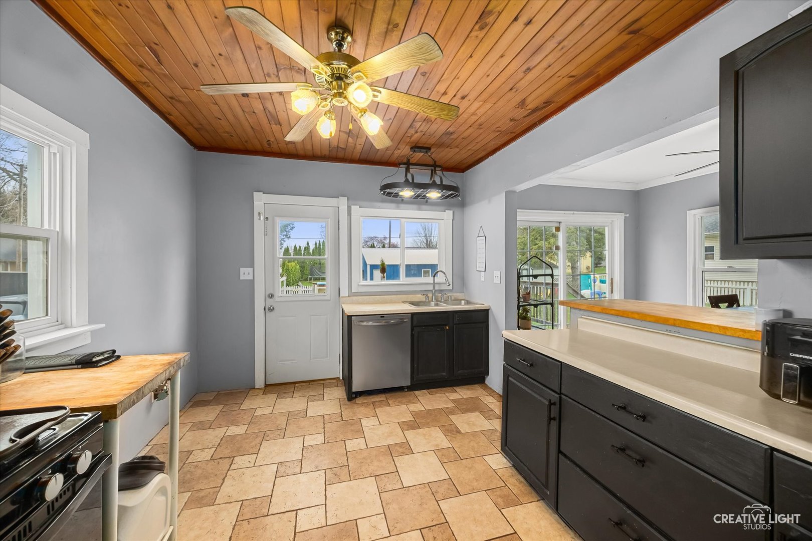 107 E Comanche Avenue