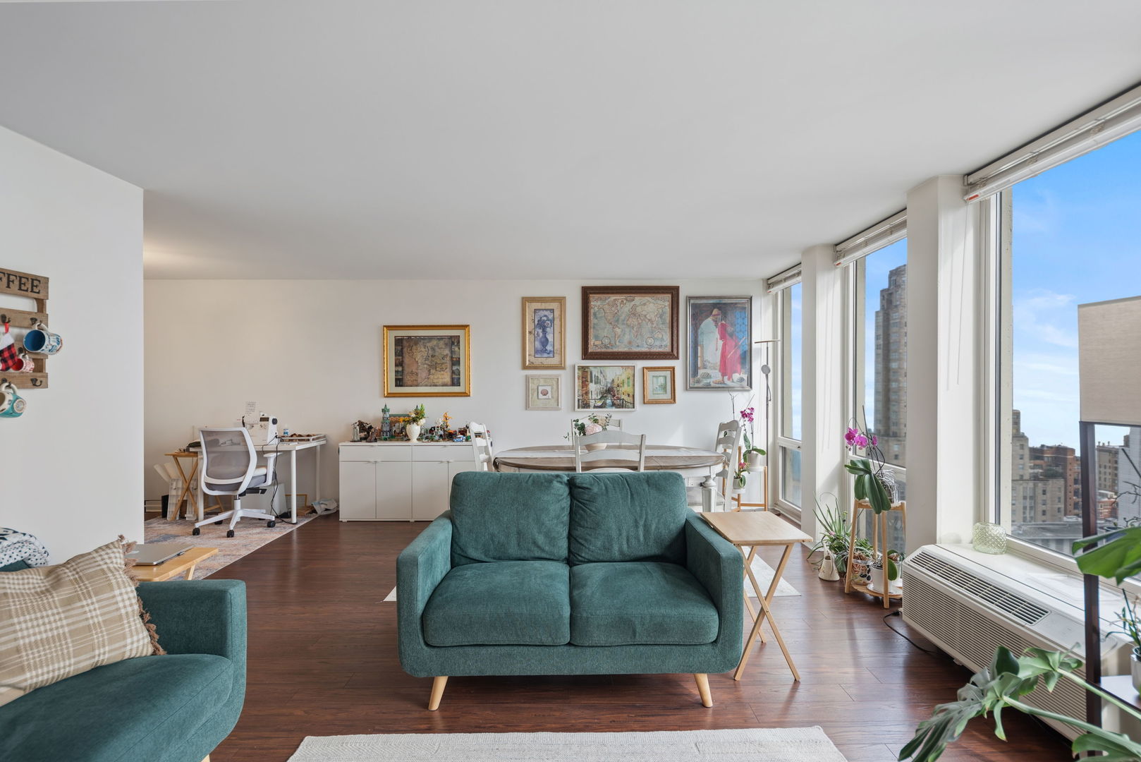 111 E Chestnut Street 37F