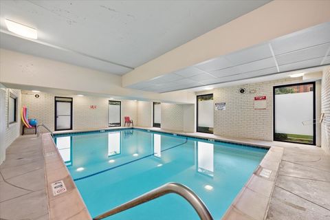 Tiny photo for 3900 N PINE GROVE Avenue #910, Chicago, IL 60613 (MLS # 12521223)