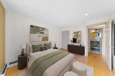 Tiny photo for 3900 N PINE GROVE Avenue #910, Chicago, IL 60613 (MLS # 12521223)