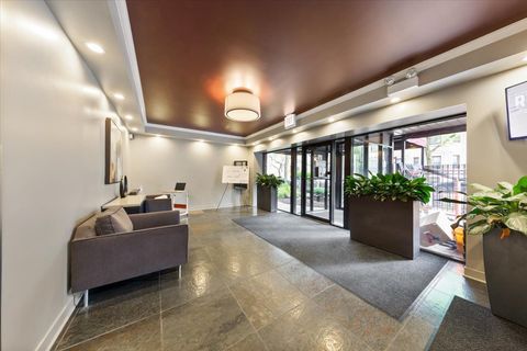 Tiny photo for 3900 N PINE GROVE Avenue #910, Chicago, IL 60613 (MLS # 12521223)