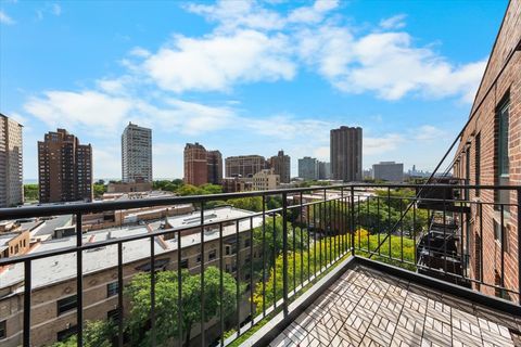 Tiny photo for 3900 N PINE GROVE Avenue #910, Chicago, IL 60613 (MLS # 12521223)