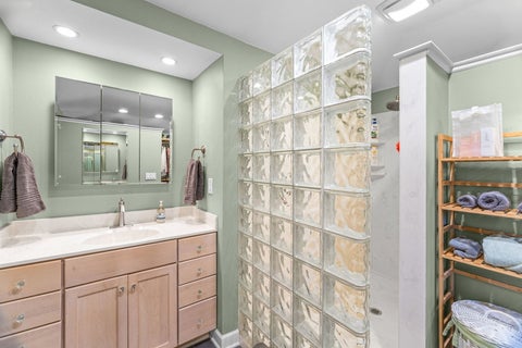 Tiny photo for 545 Newark Lane, Hoffman Estates, IL 60169 (MLS # 12744592)