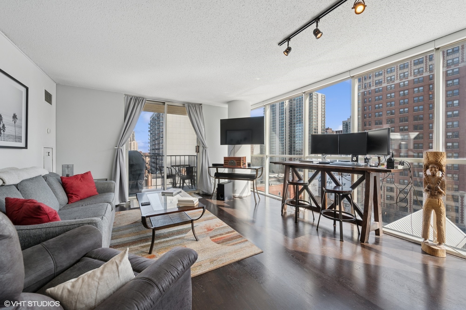 1212 N LaSalle Drive 802