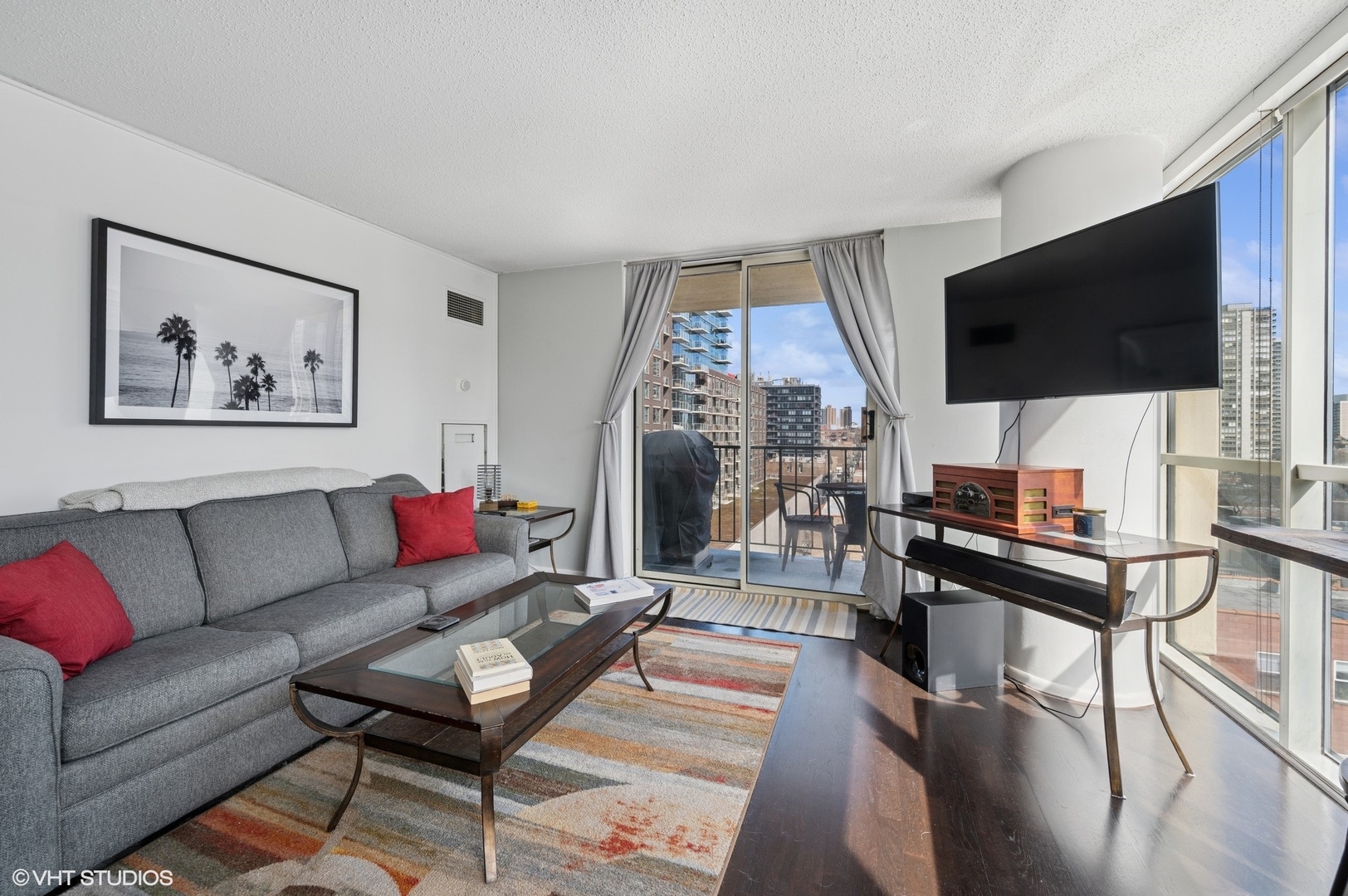 1212 N LaSalle Drive 802