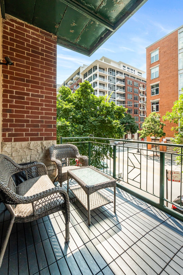 936 W Madison Street D2