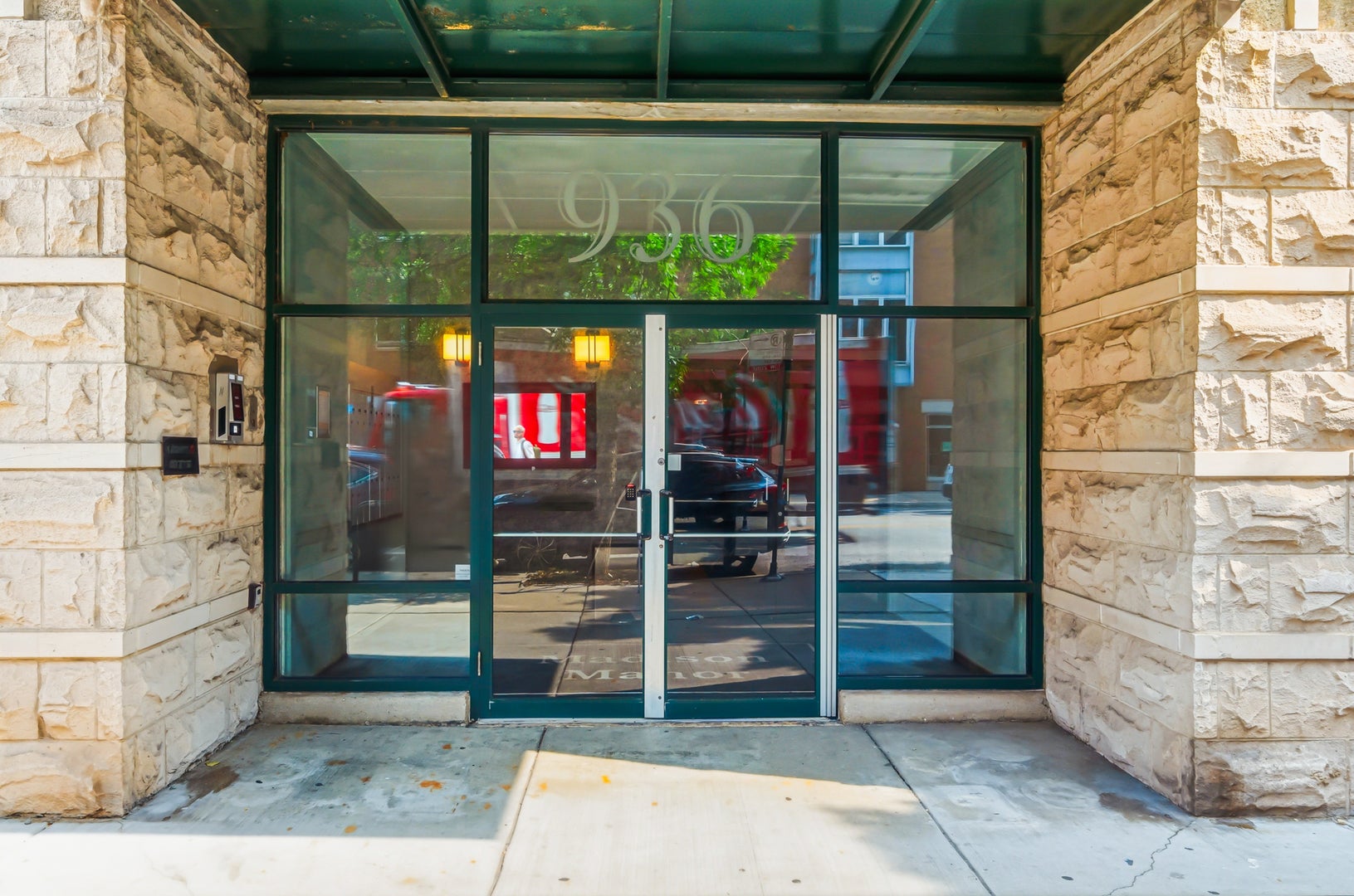 936 W Madison Street D2