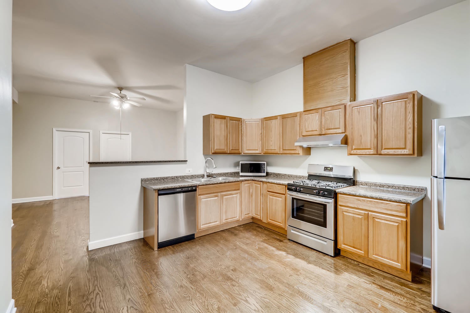 7046 N Clark Street 2FLR