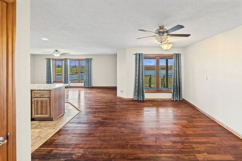 Tiny photo for 5476 Waterway Dr Drive, Pinckneyville, IL 62274 (MLS # 100000355)