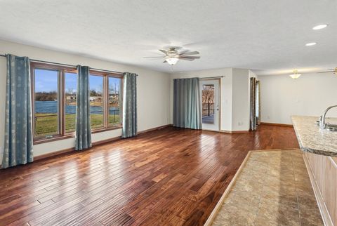 Tiny photo for 5476 Waterway Dr Drive, Pinckneyville, IL 62274 (MLS # 100000355)