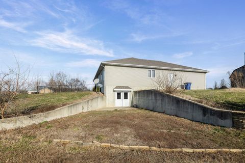 Tiny photo for 5476 Waterway Dr Drive, Pinckneyville, IL 62274 (MLS # 100000355)