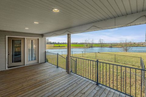 Tiny photo for 5476 Waterway Dr Drive, Pinckneyville, IL 62274 (MLS # 100000355)