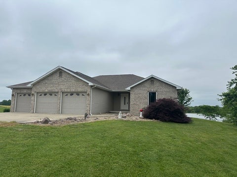Photo of 5476 Waterway Dr Drive, Pinckneyville, IL 62274 (MLS # 100000355)